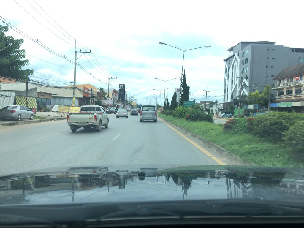 ภาพถนนตรงที่ เชียงรายหนังควายจี่ ตั้งอยู่ ถ่ายโดย wapriz พ.ศ. 2561 (2018) · A street-level view of where เชียงรายหนังควายจี่ · Chiang Rai Nangkhwaichi stands, by wapriz in 2561 (2018)