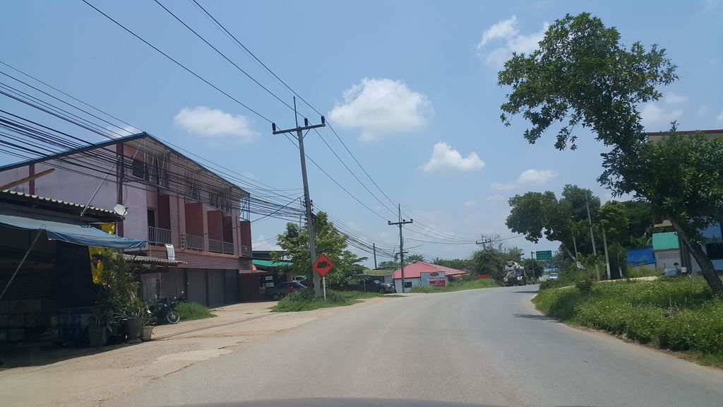 ภาพถนนตรงที่ สำนักงานคริสตจักรภาคที่ 22 อาข่า ตั้งอยู่ ถ่ายโดย jrcarlsen พ.ศ. 2560 (2017) · A street-level view of where สำนักงานคริสตจักรภาคที่ 22 อาข่า · Samnakngan Khrittachak Phakthi 22 Akha stands, by jrcarlsen in 2560 (2017)