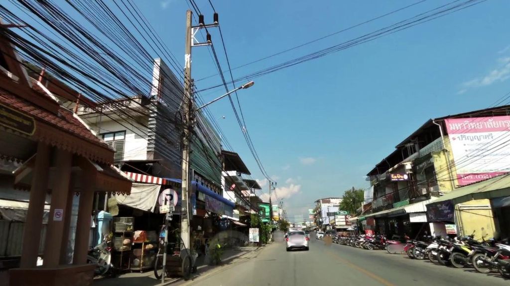 ภาพถนนตรงที่ ใหม่คิ้วงาม ตั้งอยู่ ถ่ายโดย toffy พ.ศ. 2561 (2018) · A street-level view of where ใหม่คิ้วงาม · Maikhiongam stands, by toffy in 2561 (2018)