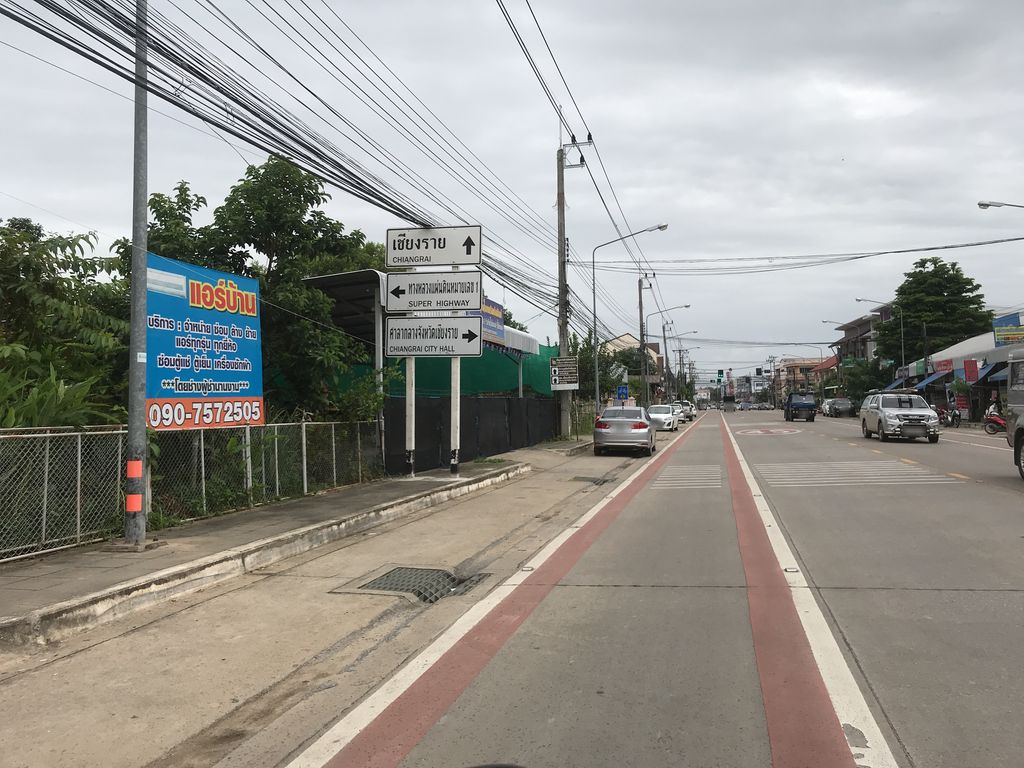 ภาพถนนตรงที่ Border Grand Service ตั้งอยู่ ถ่ายโดย kiw พ.ศ. 2561 (2018) · A street-level view of where Border Grand Service stands, by kiw in 2561 (2018)