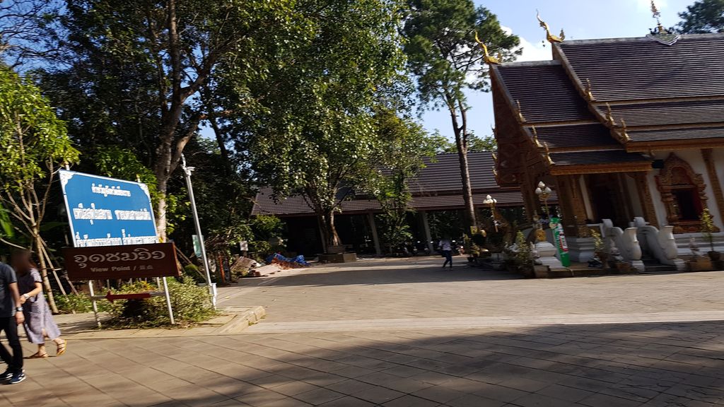 ภาพถนนตรงที่ อบต.แม่ฟ้าหลวง (Mae Fa Luang TAO) ตั้งอยู่ ถ่ายโดย igorzo พ.ศ. 2562 (2019) · A street-level view of where อบต.แม่ฟ้าหลวง (Mae Fa Luang TAO) stands, by igorzo in 2562 (2019)