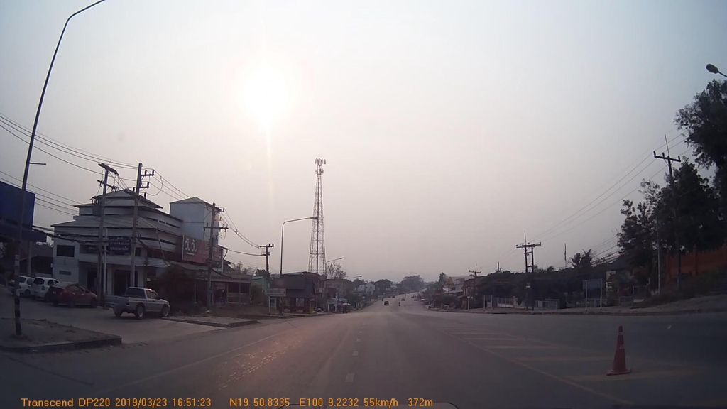 ภาพถนนตรงที่ ธนพิริยะ สาขาพญาเม็งราย ตั้งอยู่ ถ่ายโดย mapcreator พ.ศ. 2562 (2019) · A street-level view of where ธนพิริยะ สาขาพญาเม็งราย · Thonphiriya Sakha Phaya Mengrai stands, by mapcreator in 2562 (2019)