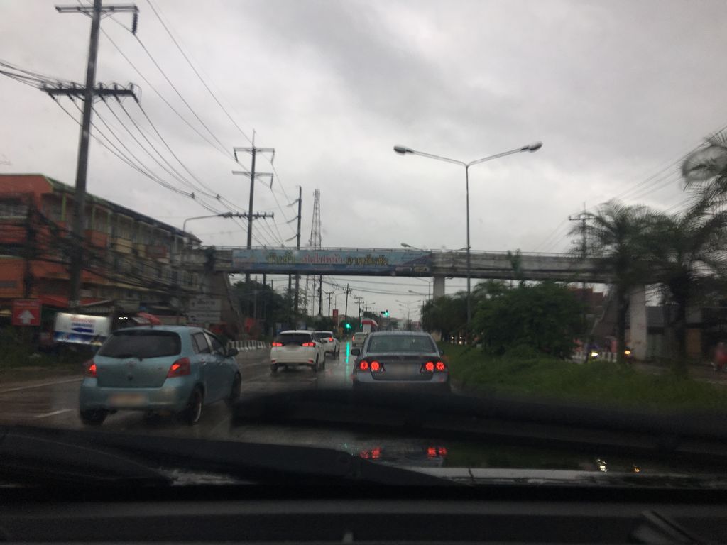 ภาพถนนตรงที่ ชามาเลย์ (Mfu) ตั้งอยู่ ถ่ายโดย wapriz พ.ศ. 2561 (2018) · A street-level view of where ชามาเลย์ (Mfu) stands, by wapriz in 2561 (2018)