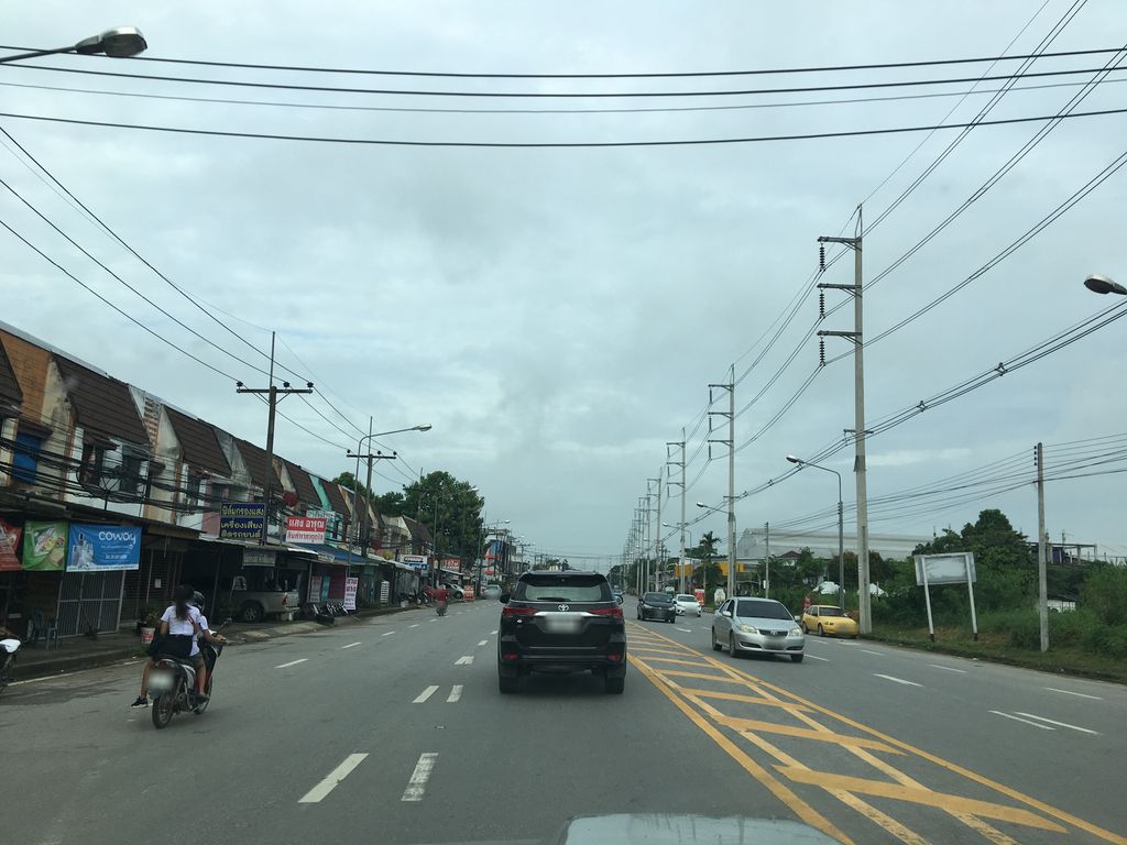 ภาพถนนตรงที่ Project S Gym at Chiangrai ตั้งอยู่ ถ่ายโดย wapriz พ.ศ. 2561 (2018) · A street-level view of where Project S Gym at Chiangrai stands, by wapriz in 2561 (2018)
