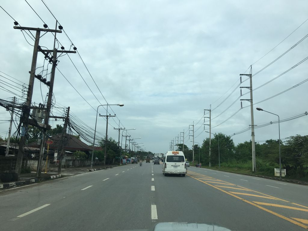 ภาพถนนตรงที่ Dhanakrit Clinic ธนกฤษคลินิกแพทย์แผนจีน ฝังเข็ม ยาจีน เชียงราย ราชโยธา ตั้งอยู่ ถ่ายโดย wapriz พ.ศ. 2561 (2018) · A street-level view of where Dhanakrit Clinic ธนกฤษคลินิกแพทย์แผนจีน ฝังเข็ม ยาจีน เชียงราย ราชโยธา stands, by wapriz in 2561 (2018)