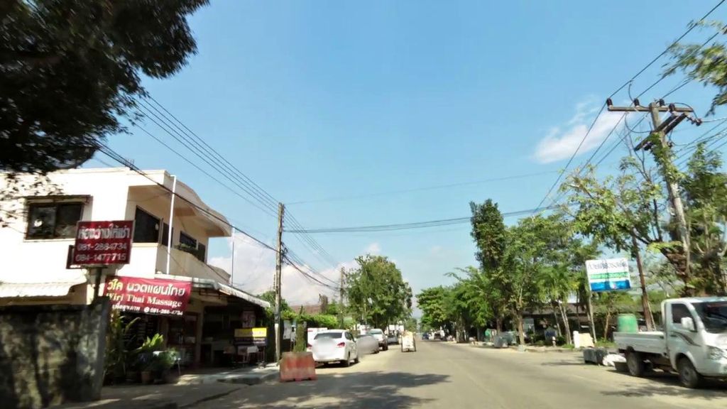 ภาพถนนตรงที่ ไก่ย่าง5ดาว ถนนสนามบินเก่าเชียงราย ตั้งอยู่ ถ่ายโดย toffy พ.ศ. 2561 (2018) · A street-level view of where ไก่ย่าง5ดาว ถนนสนามบินเก่าเชียงราย · Kainga5dao Thanon Sanambin Kao Chiang Rai stands, by toffy in 2561 (2018)