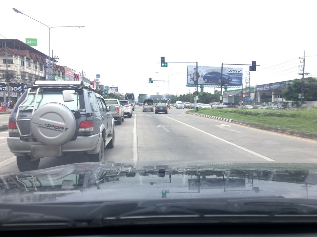 ภาพถนนตรงที่ พรหมนิมิตร เฟอร์นิเจอร์ คอมเพล็กซ์ ตั้งอยู่ ถ่ายโดย wapriz พ.ศ. 2561 (2018) · A street-level view of where พรหมนิมิตร เฟอร์นิเจอร์ คอมเพล็กซ์ · Phonmanimit Furniture Complex stands, by wapriz in 2561 (2018)