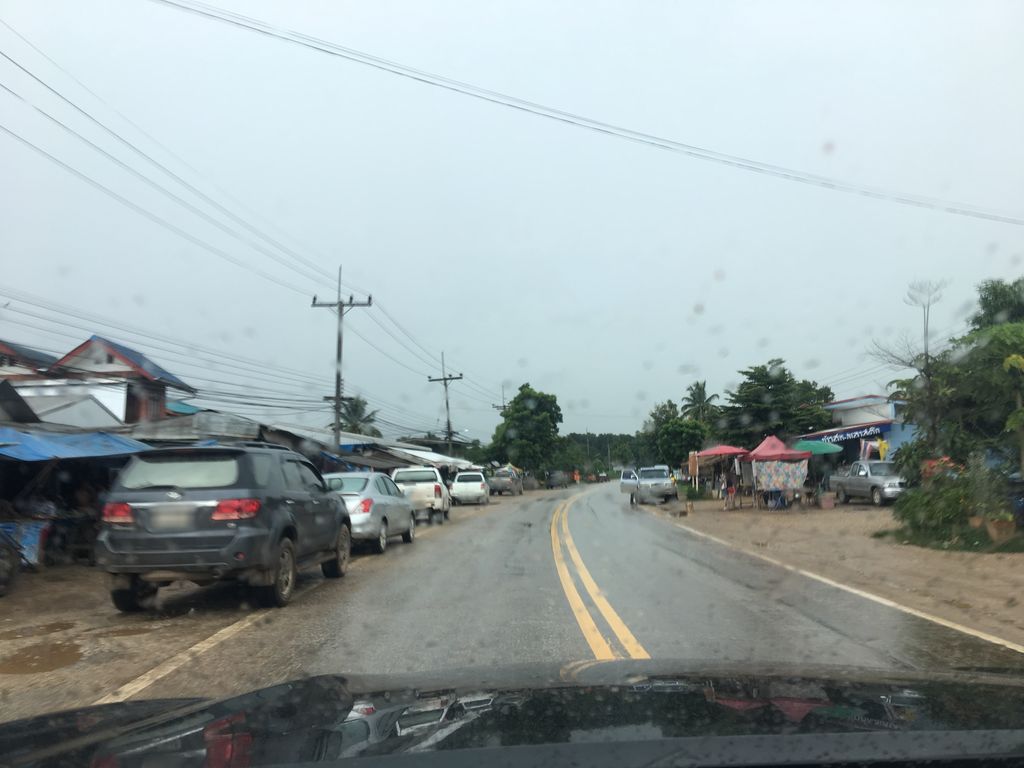 ภาพถนนตรงที่ บ้านใหม่บัวแดง ตั้งอยู่ ถ่ายโดย wapriz พ.ศ. 2561 (2018) · A street-level view of where บ้านใหม่บัวแดง · Ban Mai Buadaeng stands, by wapriz in 2561 (2018)