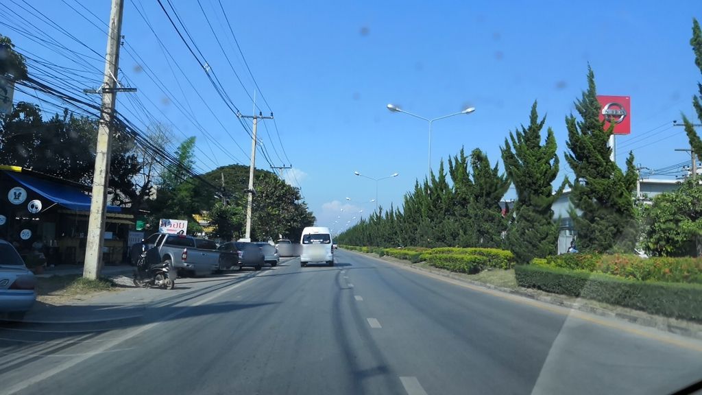 ภาพถนนตรงที่ แซบจี๊ด ตั้งอยู่ ถ่ายโดย charlesano พ.ศ. 2561 (2018) · A street-level view of where แซบจี๊ด · Saepchit stands, by charlesano in 2561 (2018)