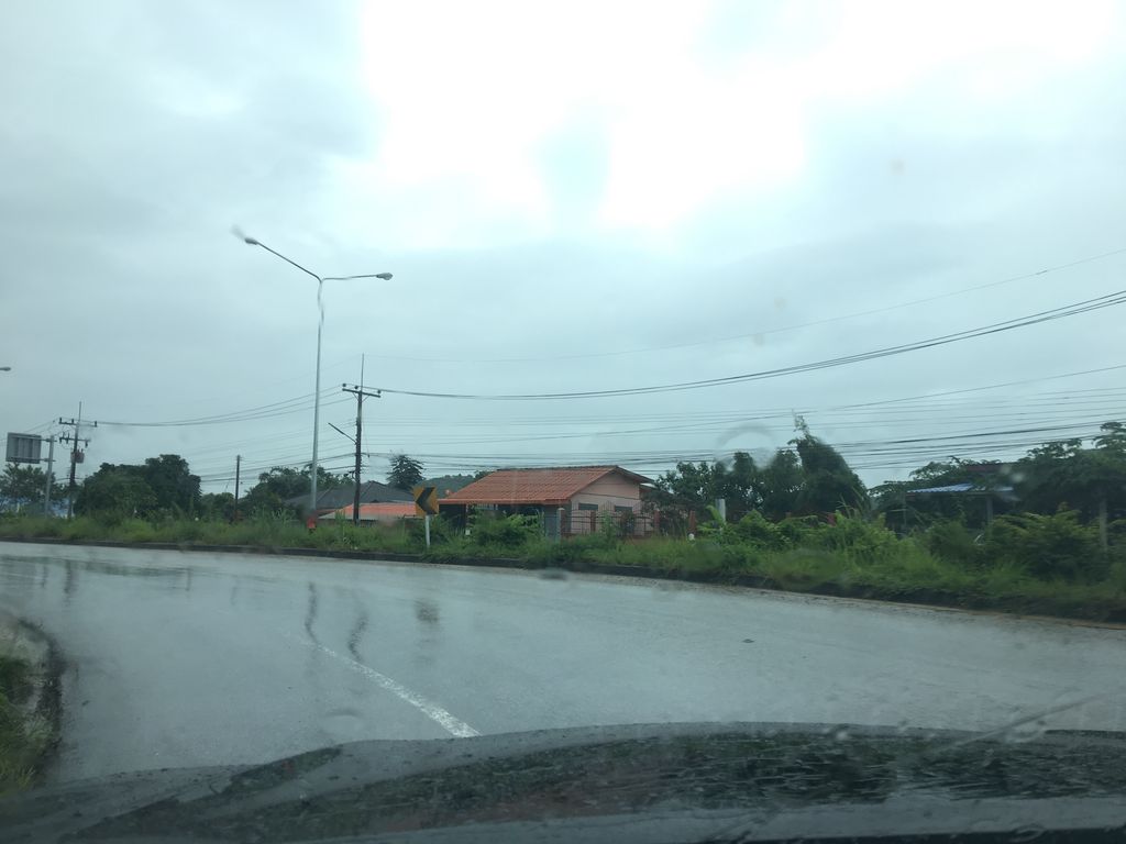 ภาพถนนตรงที่ ครัวไบโอ ตั้งอยู่ ถ่ายโดย wapriz พ.ศ. 2561 (2018) · A street-level view of where ครัวไบโอ · Khruabaio stands, by wapriz in 2561 (2018)