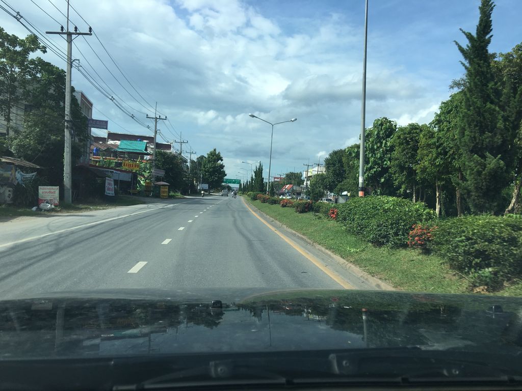 ภาพถนนตรงที่ อยากยำ ตั้งอยู่ ถ่ายโดย wapriz พ.ศ. 2561 (2018) · A street-level view of where อยากยำ · Yakyam stands, by wapriz in 2561 (2018)