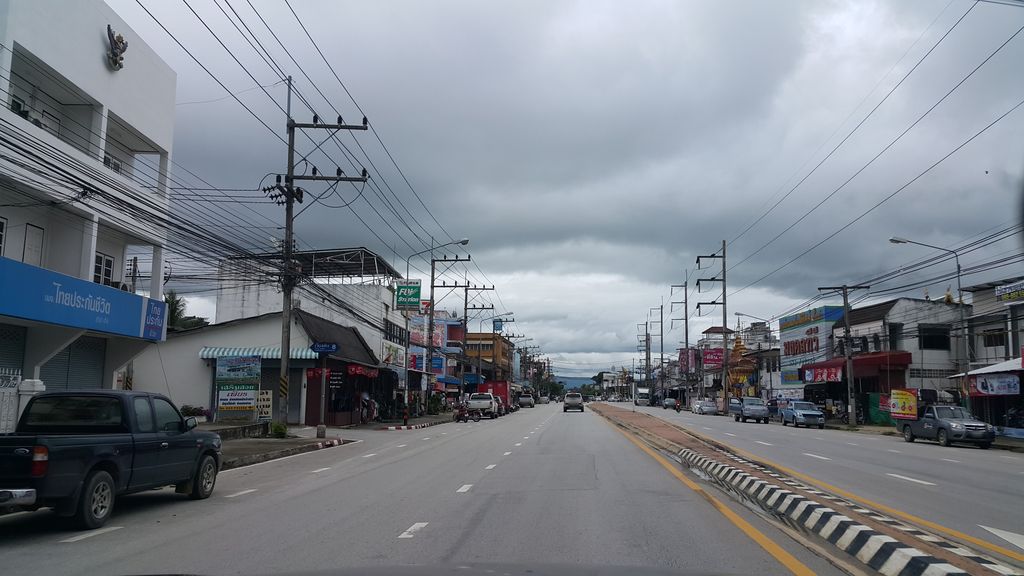 ภาพถนนตรงที่ ไข่เจียวทรงเครื่อง29 By ซ้อบี๋ ขยี้ไข่ ตั้งอยู่ ถ่ายโดย jrcarlsen พ.ศ. 2559 (2016) · A street-level view of where ไข่เจียวทรงเครื่อง29 By ซ้อบี๋ ขยี้ไข่ · Khaichiao Songkhrueang29 By Sobi Khayikhai stands, by jrcarlsen in 2559 (2016)