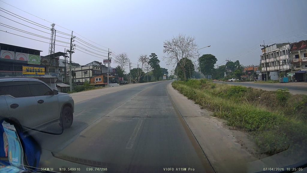 ภาพถนนตรงที่ อีซูซุสงวนไทยเชียงราย สาขาพาน ตั้งอยู่ ถ่ายโดย ThailandCambodia พ.ศ. 2569 (2026) · A street-level view of where อีซูซุสงวนไทยเชียงราย สาขาพาน · Isuzu Sanguan Thai Chiang Rai Sakha Phan stands, by ThailandCambodia in 2569 (2026)