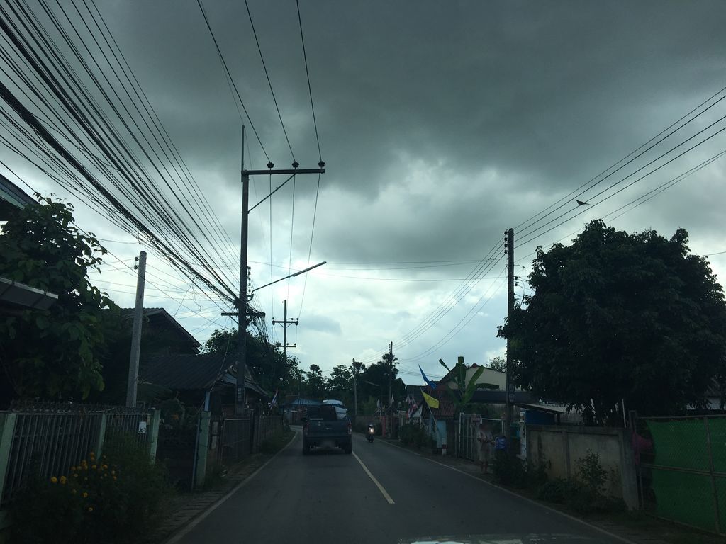 ภาพถนนตรงที่ Otteri wash & dry ราชภัฏเชียงราย ตั้งอยู่ ถ่ายโดย wapriz พ.ศ. 2561 (2018) · A street-level view of where Otteri wash & dry ราชภัฏเชียงราย stands, by wapriz in 2561 (2018)