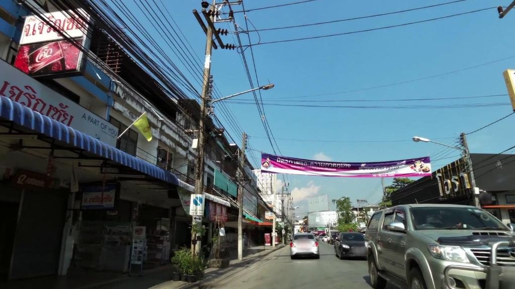 ภาพถนนตรงที่ สงวนไทยเภสัช ตั้งอยู่ ถ่ายโดย toffy พ.ศ. 2561 (2018) · A street-level view of where สงวนไทยเภสัช · Sanguanthaiphesat stands, by toffy in 2561 (2018)