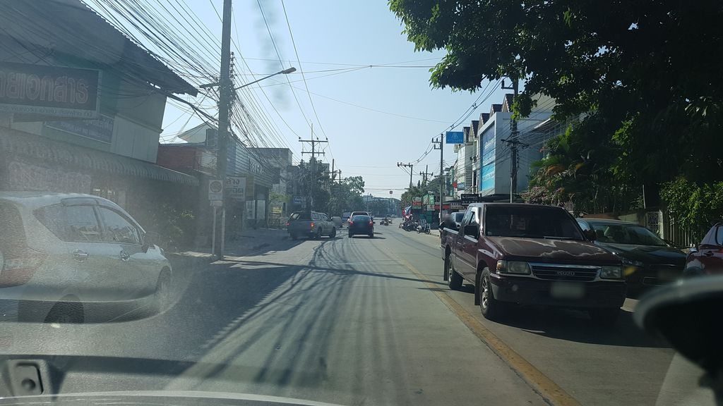 ภาพถนนตรงที่ Merrylong ตั้งอยู่ ถ่ายโดย igorzo พ.ศ. 2562 (2019) · A street-level view of where Merrylong stands, by igorzo in 2562 (2019)