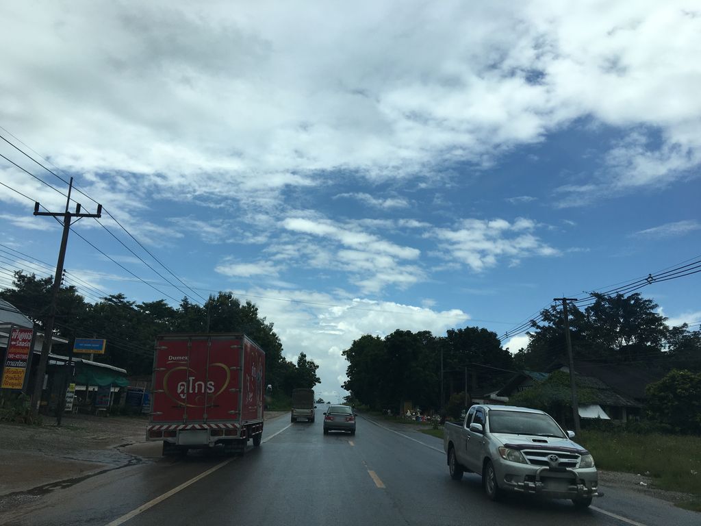 ภาพถนนตรงที่ บางทะเล คอฟฟี่เฮาส์ ตั้งอยู่ ถ่ายโดย wapriz พ.ศ. 2561 (2018) · A street-level view of where บางทะเล คอฟฟี่เฮาส์ · Bangthale Coffee House stands, by wapriz in 2561 (2018)