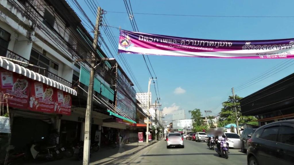 ภาพถนนตรงที่ โกเหลียง ตั้งอยู่ ถ่ายโดย toffy พ.ศ. 2561 (2018) · A street-level view of where โกเหลียง · Koliang stands, by toffy in 2561 (2018)