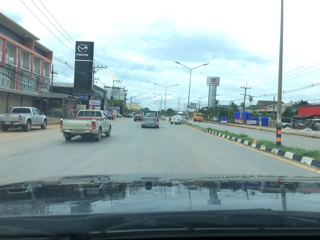 ภาพถนนตรงที่ ร้าน ป.ปลา สาขาที่ 2 ตั้งอยู่ ถ่ายโดย wapriz พ.ศ. 2561 (2018) · A street-level view of where ร้าน ป.ปลา สาขาที่ 2 · Ran Pa.pla Sakha Thi 2 stands, by wapriz in 2561 (2018)