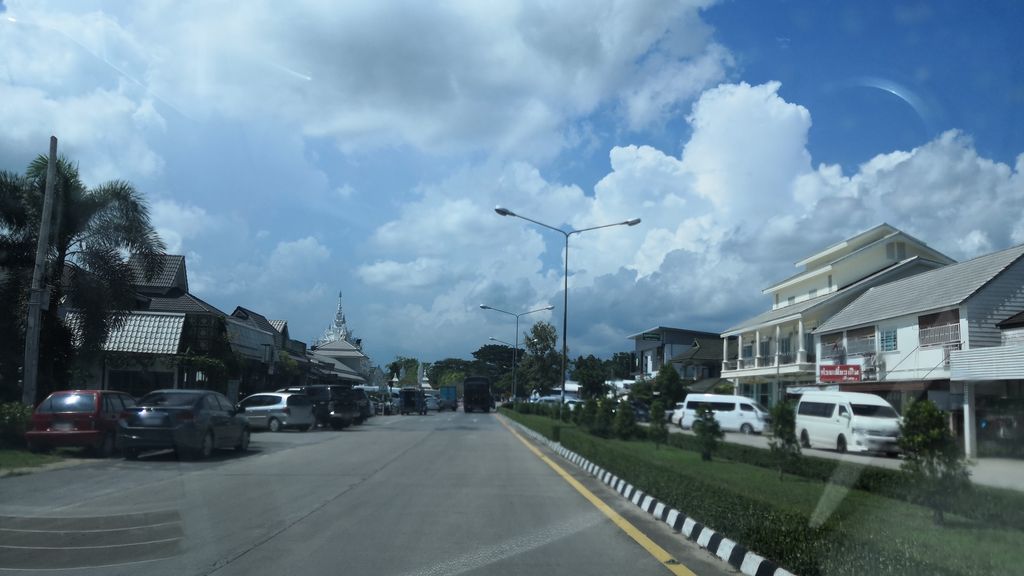 ภาพถนนตรงที่ โรงเรียนเชียงรายปัญญานุกูล ตั้งอยู่ ถ่ายโดย charlesano พ.ศ. 2561 (2018) · A street-level view of where โรงเรียนเชียงรายปัญญานุกูล · Chiang Rai Panya Nukun School stands, by charlesano in 2561 (2018)