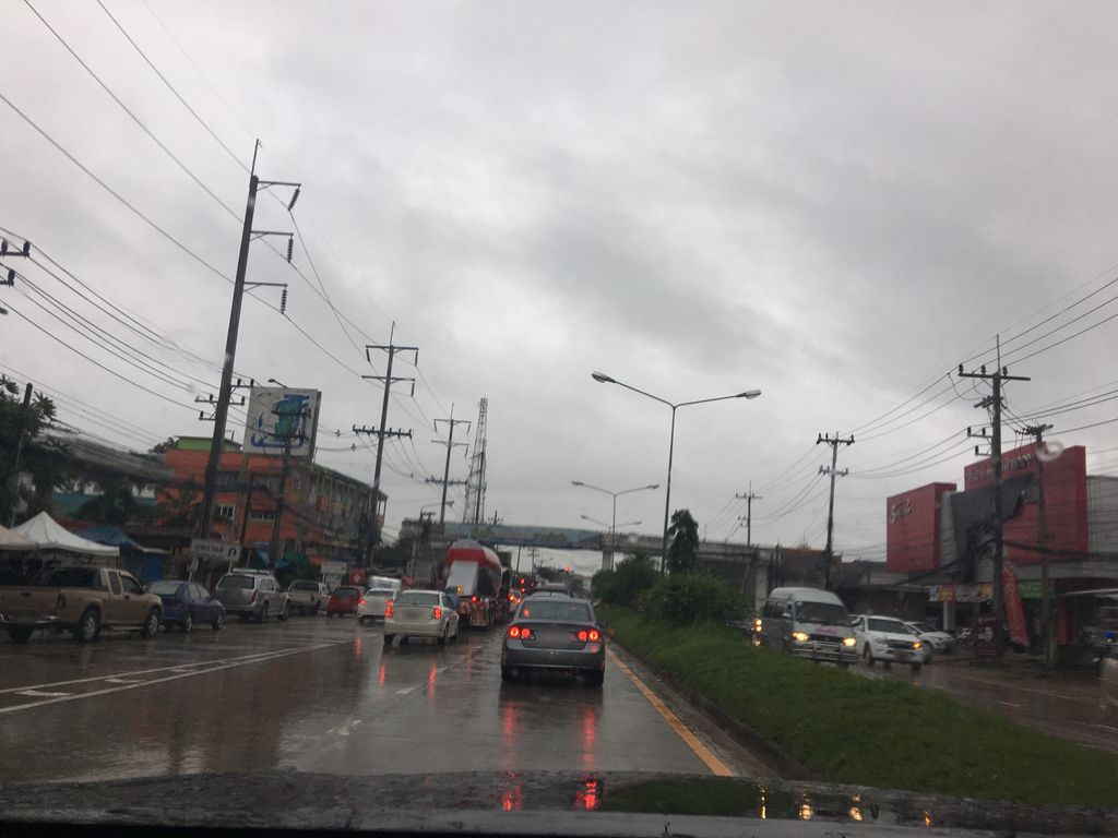 ภาพถนนตรงที่ Nunglen Playground ตั้งอยู่ ถ่ายโดย wapriz พ.ศ. 2561 (2018) · A street-level view of where Nunglen Playground stands, by wapriz in 2561 (2018)