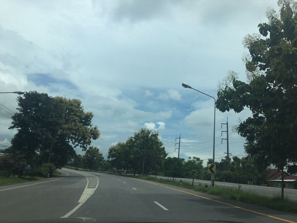 ภาพถนนตรงที่ เตี๋ยวเรืออู้ฟู่ ตั้งอยู่ ถ่ายโดย wapriz พ.ศ. 2561 (2018) · A street-level view of where เตี๋ยวเรืออู้ฟู่ · Tiaoruea Ufu stands, by wapriz in 2561 (2018)