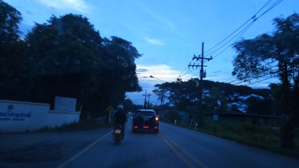 ภาพถนนตรงที่ WISA Playgroup ตั้งอยู่ ถ่ายโดย charlesano พ.ศ. 2561 (2018) · A street-level view of where WISA Playgroup stands, by charlesano in 2561 (2018)