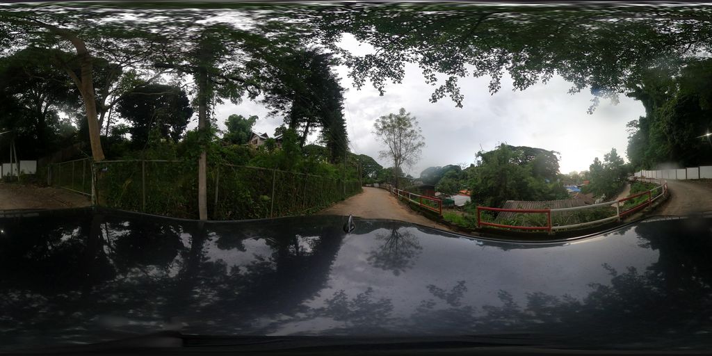 ภาพถนนตรงที่ ขนมจีบซาลาเปา-อุ้ยเปา ตั้งอยู่ ถ่ายโดย SoT พ.ศ. 2568 (2025) · A street-level view of where ขนมจีบซาลาเปา-อุ้ยเปา · Khanomchip Salapao-uipao stands, by SoT in 2568 (2025)