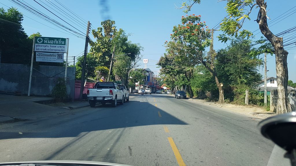 ภาพถนนตรงที่ Gg Nail & Spa ตั้งอยู่ ถ่ายโดย igorzo พ.ศ. 2562 (2019) · A street-level view of where Gg Nail & Spa stands, by igorzo in 2562 (2019)