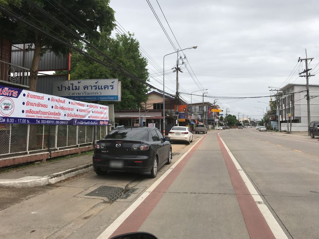 ภาพถนนตรงที่ ตี๋หมูสด แม่สาย Tee Butcher ตั้งอยู่ ถ่ายโดย kiw พ.ศ. 2561 (2018) · A street-level view of where ตี๋หมูสด แม่สาย Tee Butcher stands, by kiw in 2561 (2018)
