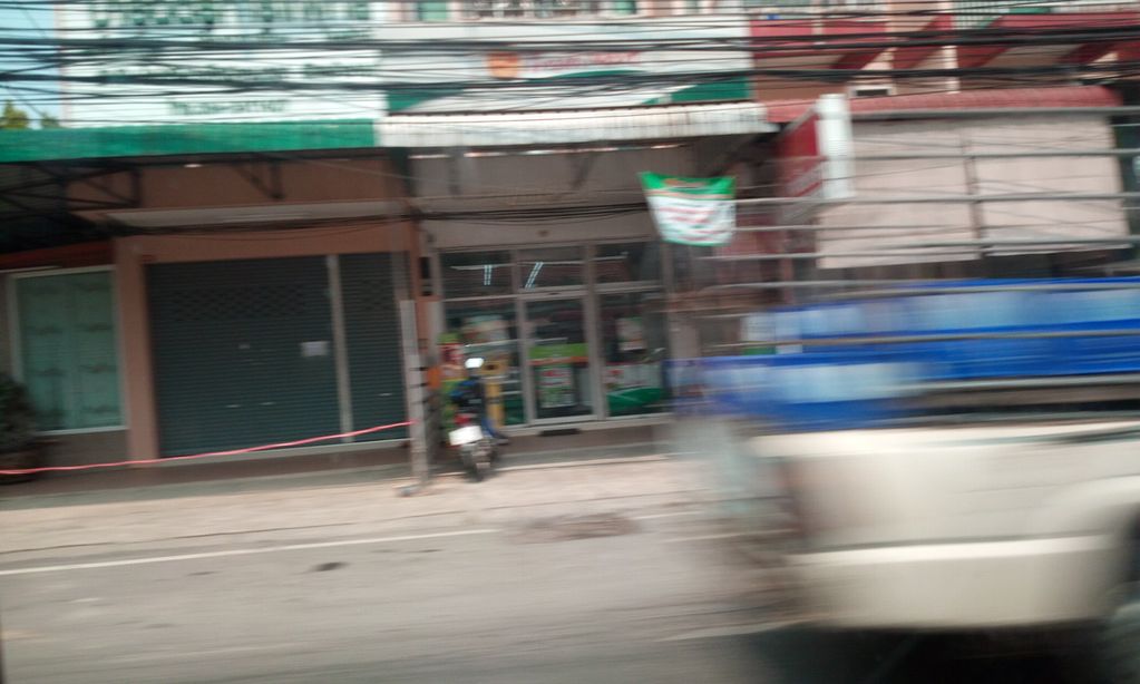 ภาพถนนตรงที่ ศิริการช่าง ตั้งอยู่ ถ่ายโดย ozflor พ.ศ. 2562 (2019) · A street-level view of where ศิริการช่าง · Sirikanchang stands, by ozflor in 2562 (2019)