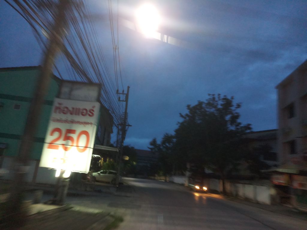 ภาพถนนตรงที่ สุภายศ เพลส ตั้งอยู่ ถ่ายโดย jang พ.ศ. 2561 (2018) · A street-level view of where สุภายศ เพลส · Suphaisa Place stands, by jang in 2561 (2018)