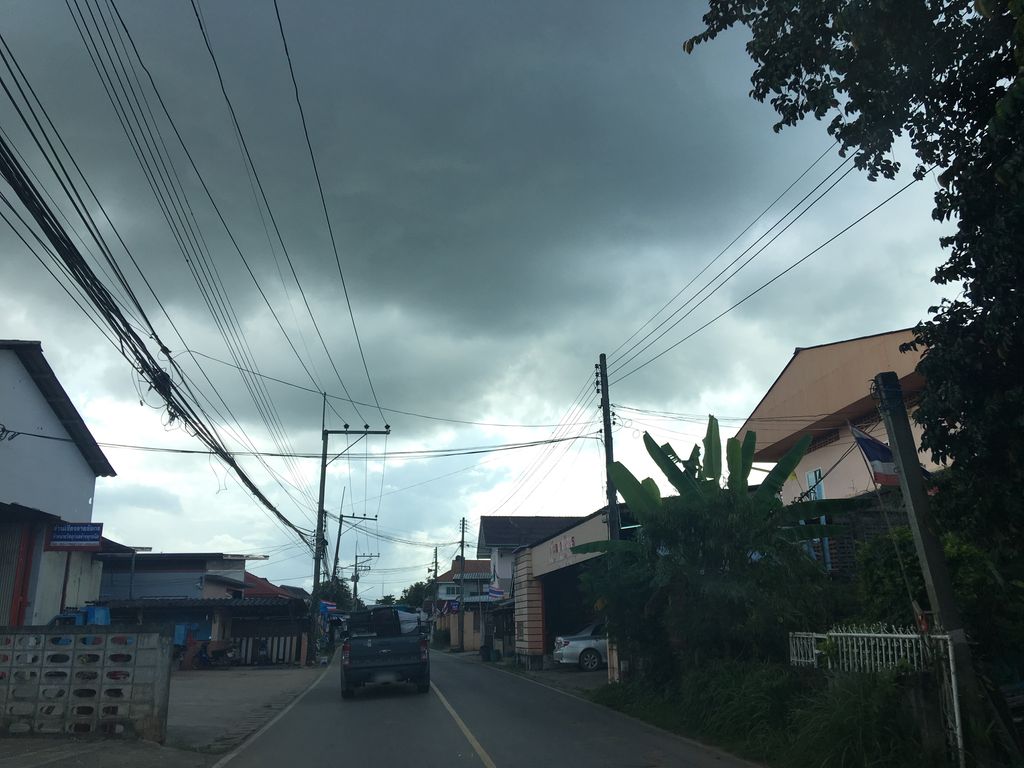 ภาพถนนตรงที่ เฮงเจริญ333 ตั้งอยู่ ถ่ายโดย wapriz พ.ศ. 2561 (2018) · A street-level view of where เฮงเจริญ333 · Hengcherin333 stands, by wapriz in 2561 (2018)