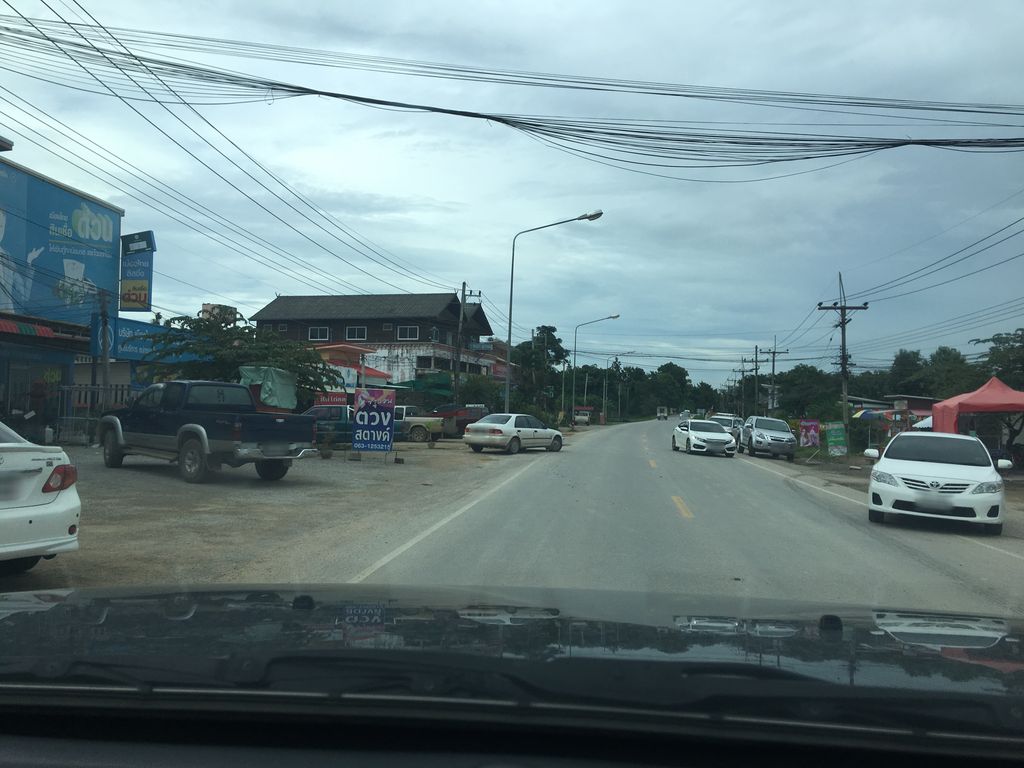 ภาพถนนตรงที่ วินัยการไฟฟ้า เชียงราย ตั้งอยู่ ถ่ายโดย wapriz พ.ศ. 2561 (2018) · A street-level view of where วินัยการไฟฟ้า เชียงราย · Winai Kanfaifa Chiang Rai stands, by wapriz in 2561 (2018)