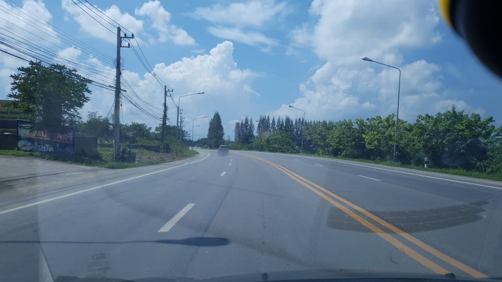ภาพถนนตรงที่ อู่สมชาย เทคนิคยนต์ ตั้งอยู่ ถ่ายโดย silamanee พ.ศ. 2561 (2018) · A street-level view of where อู่สมชาย เทคนิคยนต์ · Utmachai Theknikyon stands, by silamanee in 2561 (2018)
