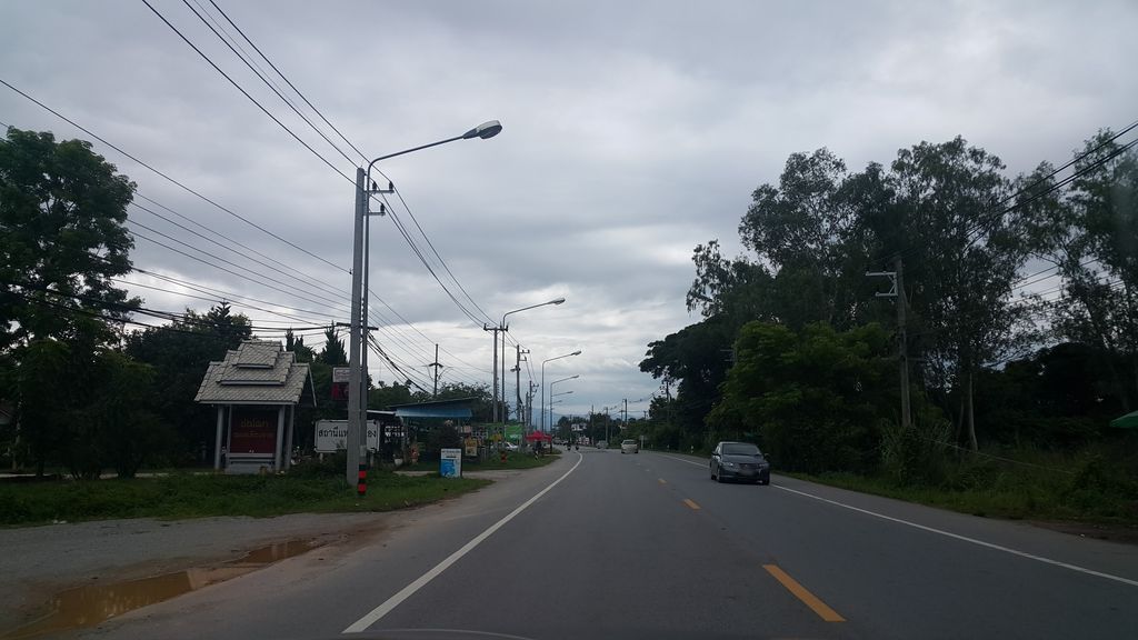 ภาพถนนตรงที่ Yogurt House x เผาจนหอม ตั้งอยู่ ถ่ายโดย jrcarlsen พ.ศ. 2559 (2016) · A street-level view of where Yogurt House x เผาจนหอม stands, by jrcarlsen in 2559 (2016)