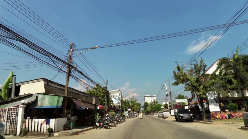 ภาพถนนตรงที่ Nicha Massage ตั้งอยู่ ถ่ายโดย toffy พ.ศ. 2561 (2018) · A street-level view of where Nicha Massage stands, by toffy in 2561 (2018)