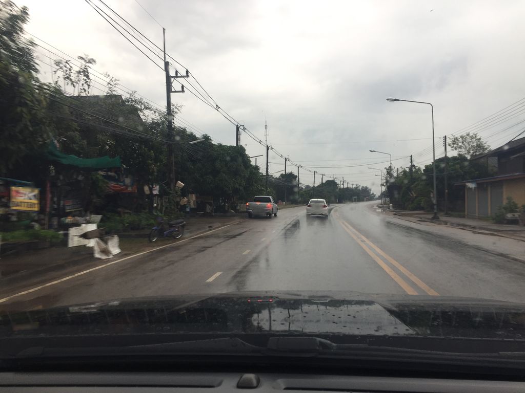 ภาพถนนตรงที่ ร้าน ป่าแดด แอร์ ตั้งอยู่ ถ่ายโดย chanon พ.ศ. 2561 (2018) · A street-level view of where ร้าน ป่าแดด แอร์ · Ran Pa Daet Air stands, by chanon in 2561 (2018)