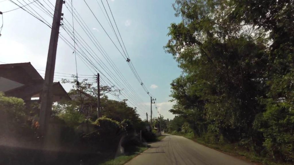 ภาพถนนตรงที่ หอพักรอยศรีเฮาส์ ตั้งอยู่ ถ่ายโดย toffy พ.ศ. 2561 (2018) · A street-level view of where หอพักรอยศรีเฮาส์ · Roi Si House Dormitory stands, by toffy in 2561 (2018)