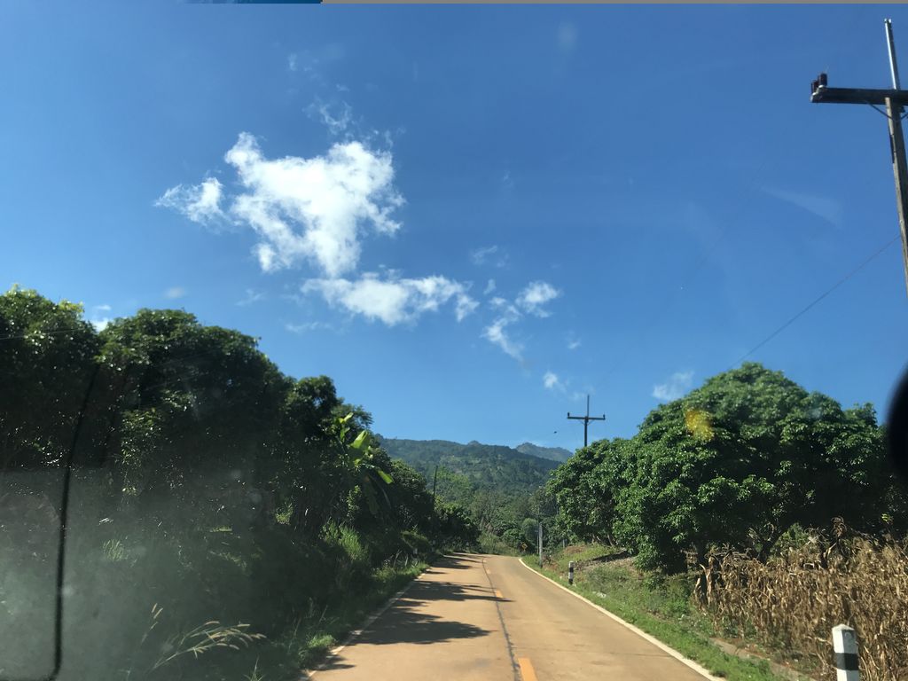 ภาพถนนตรงที่ สวนสตอเบอรี่สายลมหวน ตั้งอยู่ ถ่ายโดย chanon พ.ศ. 2561 (2018) · A street-level view of where สวนสตอเบอรี่สายลมหวน · Satoboeri Sailom Won Garden stands, by chanon in 2561 (2018)