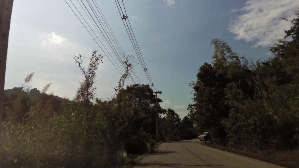 ภาพถนนตรงที่ ร้านลาบอีสานปานตะวัน ตั้งอยู่ ถ่ายโดย toffy พ.ศ. 2561 (2018) · A street-level view of where ร้านลาบอีสานปานตะวัน · Ran Lap Isan Pan Tawan stands, by toffy in 2561 (2018)