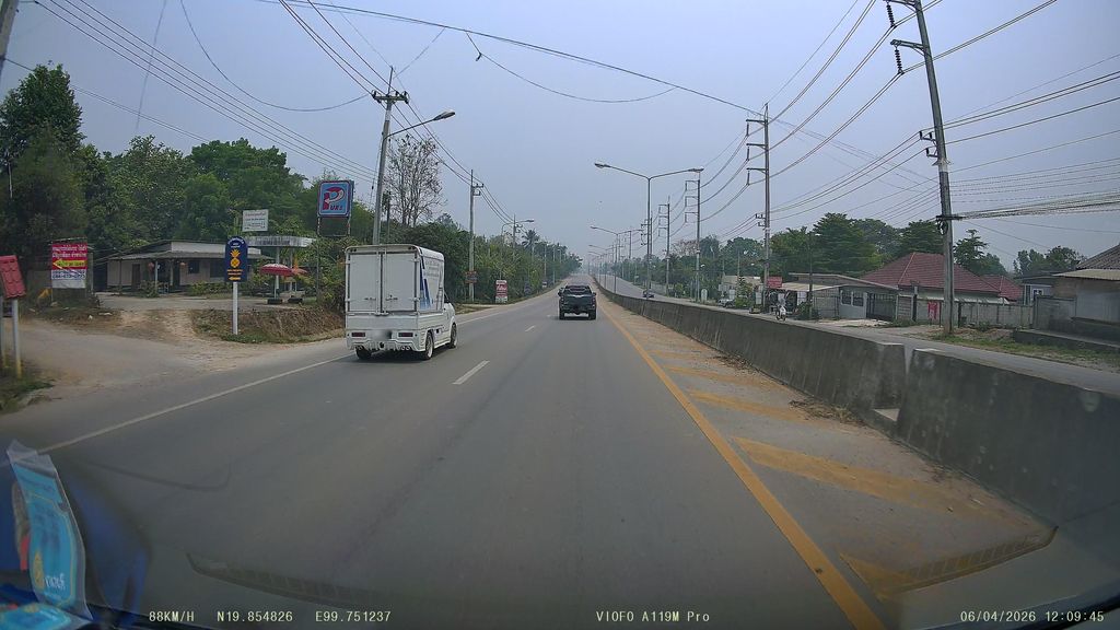 ภาพถนนตรงที่ Instyle Place Chiangrai ตั้งอยู่ ถ่ายโดย ThailandCambodia พ.ศ. 2569 (2026) · A street-level view of where Instyle Place Chiangrai stands, by ThailandCambodia in 2569 (2026)