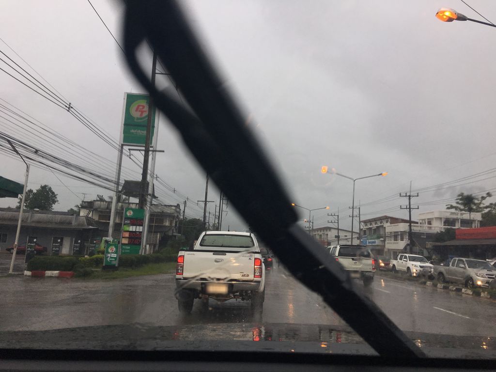 ภาพถนนตรงที่ ขนมคุณกาญจน์ ตั้งอยู่ ถ่ายโดย wapriz พ.ศ. 2561 (2018) · A street-level view of where ขนมคุณกาญจน์ · Khanomkhunkancha stands, by wapriz in 2561 (2018)