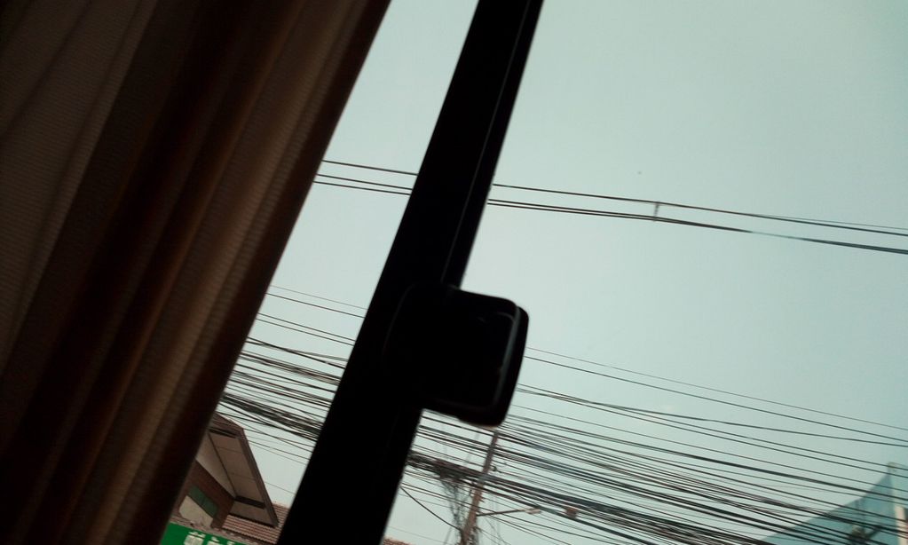 ภาพถนนตรงที่ ดีดี กันน็อค ตั้งอยู่ ถ่ายโดย ozflor พ.ศ. 2562 (2019) · A street-level view of where ดีดี กันน็อค · Didi Kannook stands, by ozflor in 2562 (2019)
