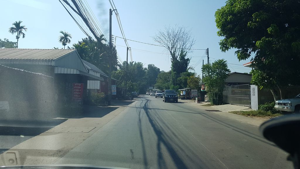 ภาพถนนตรงที่ ข้าวคั่ว ตั้งอยู่ ถ่ายโดย igorzo พ.ศ. 2562 (2019) · A street-level view of where ข้าวคั่ว · Khaokhua stands, by igorzo in 2562 (2019)