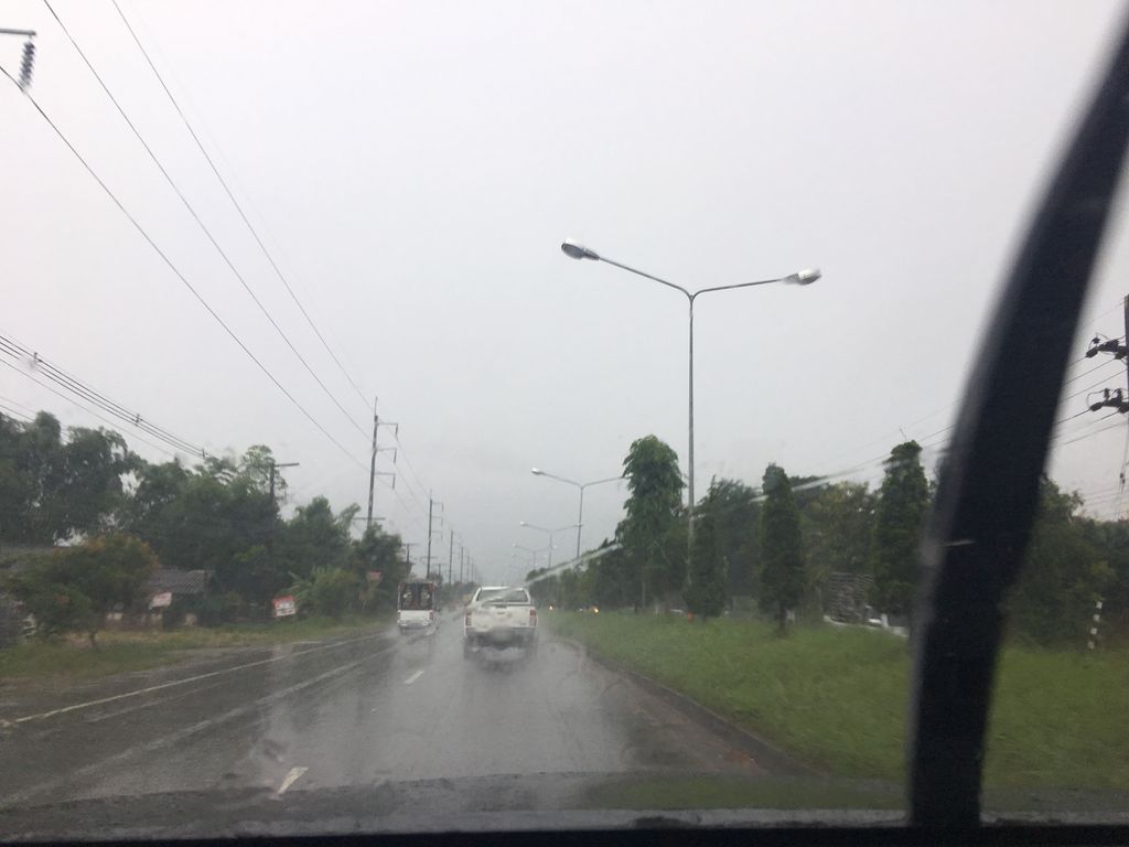 ภาพถนนตรงที่ สุเมธ โมบาย ตั้งอยู่ ถ่ายโดย wapriz พ.ศ. 2561 (2018) · A street-level view of where สุเมธ โมบาย · Sumet Mobile stands, by wapriz in 2561 (2018)