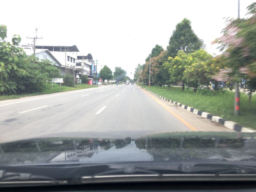 ภาพถนนตรงที่ ห้องพักบ้านแสงดาว เชียงราย #รายวัน รายเดือน ตั้งอยู่ ถ่ายโดย wapriz พ.ศ. 2561 (2018) · A street-level view of where ห้องพักบ้านแสงดาว เชียงราย #รายวัน รายเดือน · Hongphak Ban Saeng Dao Chiang Rai #raiwan Raiduean stands, by wapriz in 2561 (2018)