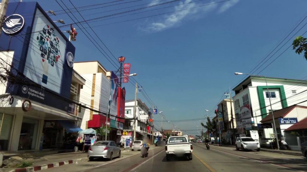ภาพถนนตรงที่ บมจ.กรุงเทพประกันภัย สาขาเชียงราย ตั้งอยู่ ถ่ายโดย toffy พ.ศ. 2561 (2018) · A street-level view of where บมจ.กรุงเทพประกันภัย สาขาเชียงราย · Bamot.Krung Thep Prakanphai Sakha Chiang Rai stands, by toffy in 2561 (2018)