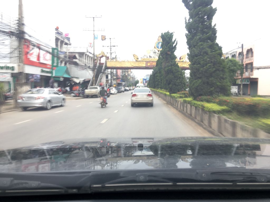 ภาพถนนตรงที่ 168 CAR WASH at ปั้ม Caltex สาขา ห้าแยกพ่อขุน ตั้งอยู่ ถ่ายโดย wapriz พ.ศ. 2561 (2018) · A street-level view of where 168 CAR WASH at ปั้ม Caltex สาขา ห้าแยกพ่อขุน stands, by wapriz in 2561 (2018)