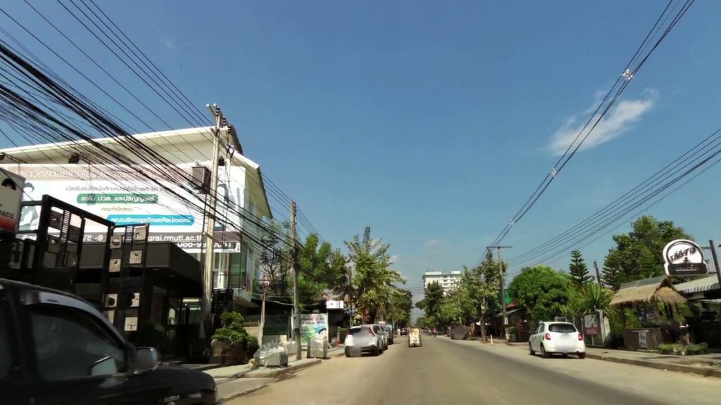 ภาพถนนตรงที่ สถานบันพัฒนาทักษะคณิตศาสตร์คิงแมทส์ - Kingmath ตั้งอยู่ ถ่ายโดย toffy พ.ศ. 2561 (2018) · A street-level view of where สถานบันพัฒนาทักษะคณิตศาสตร์คิงแมทส์ - Kingmath stands, by toffy in 2561 (2018)